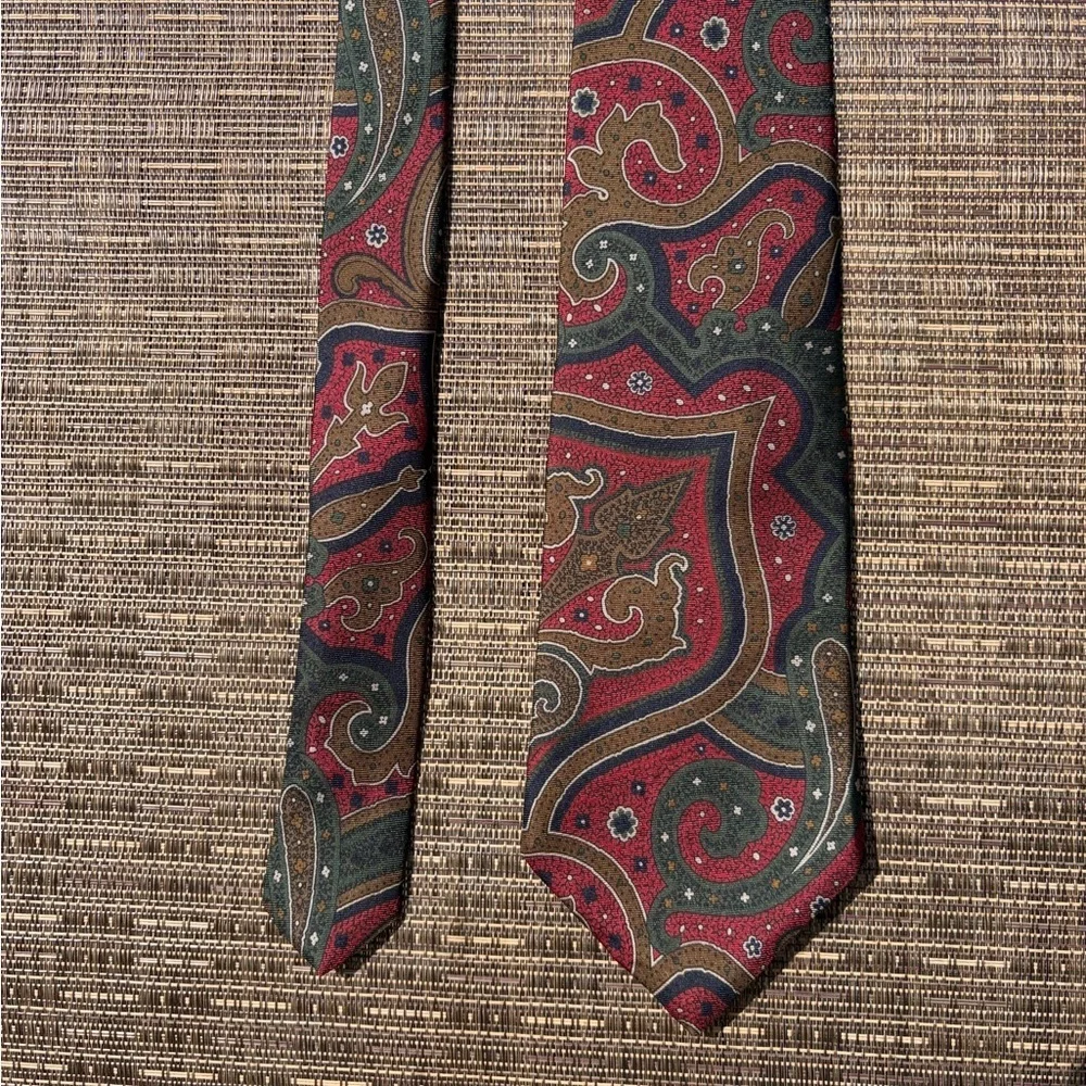 Vtg Paisley Silk Tie USA vintage